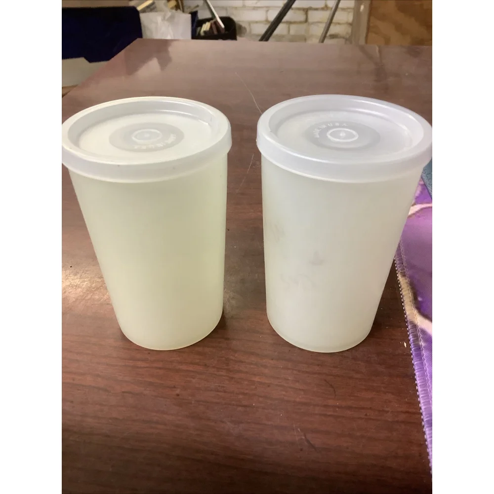 TUPPERWARE Salt/Pepper/Spice Millionaire Line #102 w/Lid #294 Vintage
